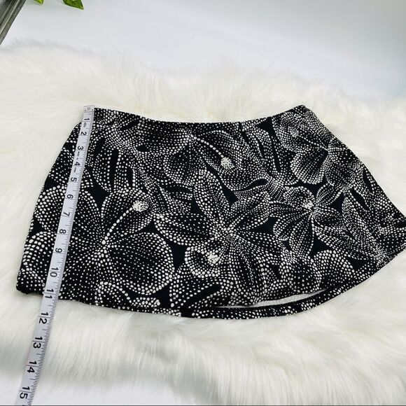 Islander B&W Floral Design Swim Skirt Sz 10 - Picture 11 of 12